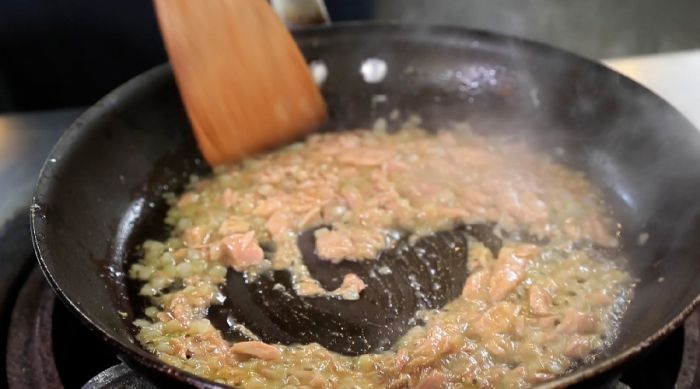 イタリア大使館シェフによるツナとトマトのパスタ