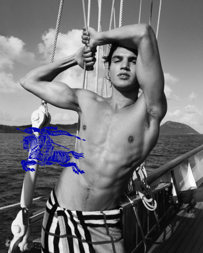 Burberry-Summer-Courtesy-of-