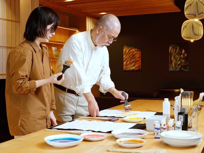【界 仙石原】加藤氏とのアート制作風景