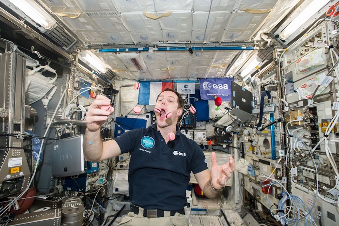 ピエール・エルメ・パリのマカロンと宇宙飛行士