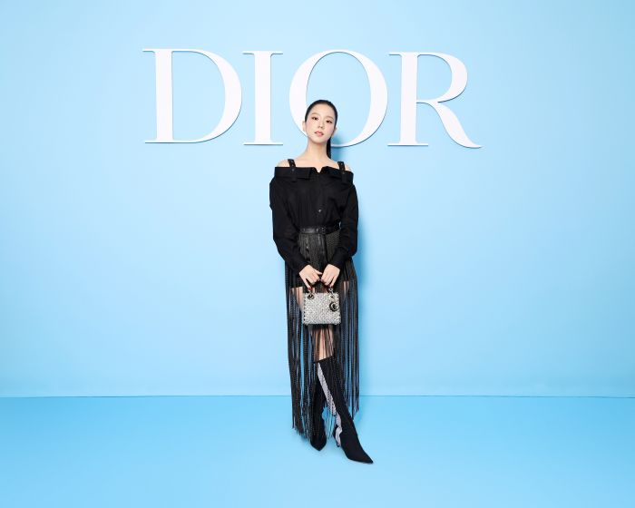 【セール中】シャツ　ディオール　DIOR 夏　女子　ブランド　人気　おしゃれ　海 ジスやナタリー・ポートマンなど、ディオール 2025年春夏コレクション