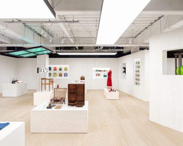ロエベ初の大型展覧会「ロエベ クラフテッド・ワールド展 クラフトが