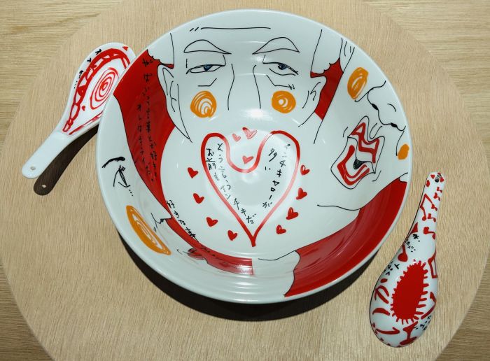 ヒグチユウコから横尾忠則まで アートなラーメンどんぶりを買いに