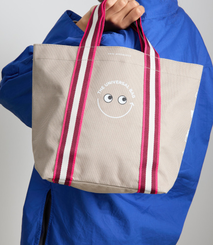アニヤ・ハインドマーチ「The Universal Bag」に2種類のミニ・サイズが