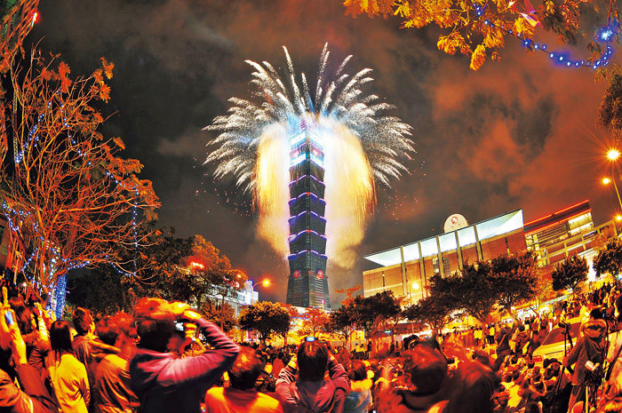 台湾 年末カウントダウン花火