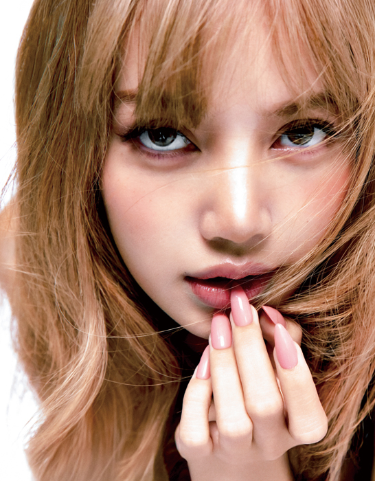 BLACK PINK LISA ラ・ボーテ ルイ・ヴィトン