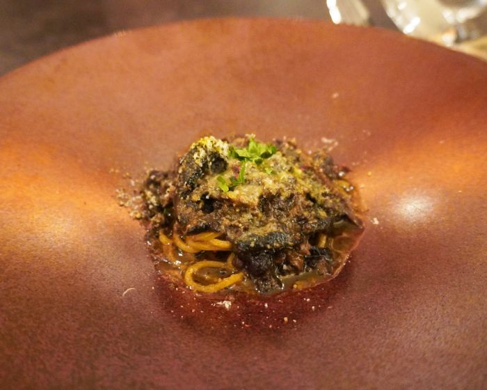 皿の上の食べ物
AI 生成コンテンツは誤りを含む可能性があります。