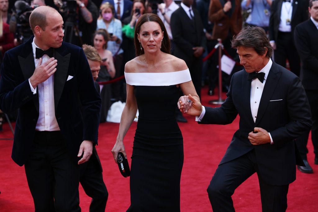 キャサリン皇太子妃とウィリアム皇太子がトム・クルーズ主演作『トップガン マーヴェリック』のプレミアに出席