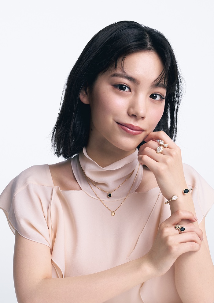 ブシュロン 當真あみ