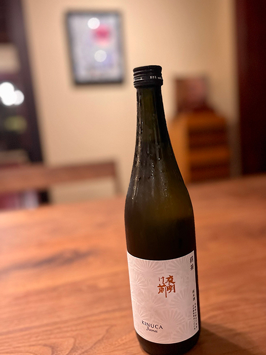 長野のお酒「夜明け前」の「絹華純米酒」 美弥るりか