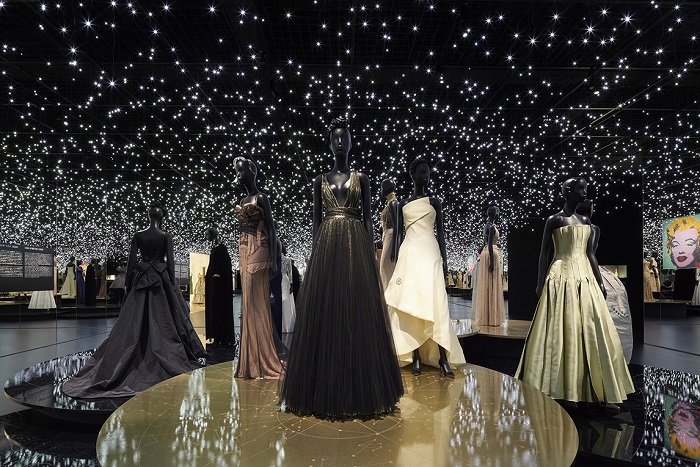 クリスチャン・ディオール、夢のクチュリエ」展へ ～世界巡回展が