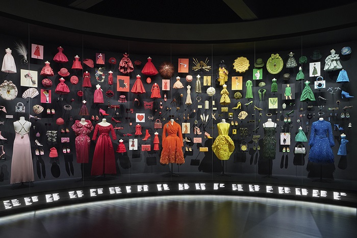 クリスチャン・ディオール、夢のクチュリエ」展へ ～世界巡回展が