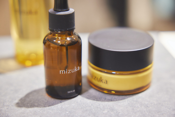 辺見えみりさんが語る。自ら⼿がけるスキンケアブランド『mizuka